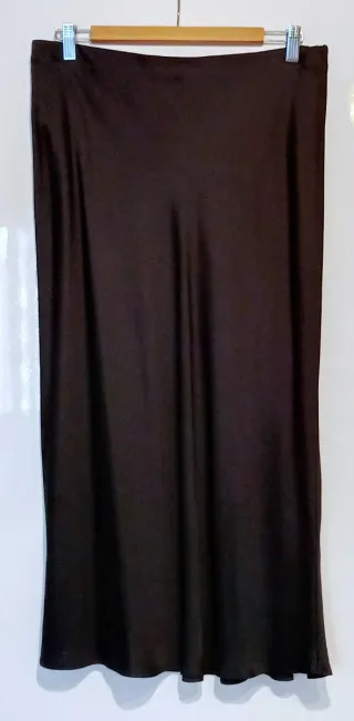 Falda midi C&A negro de raso