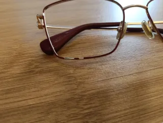 Montura de gafas Max Mara dorada y burdeos