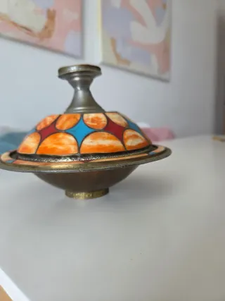 Tajín decorativo latón y hueso