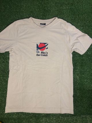 Camiseta Sky's the Limit con cita