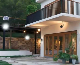 2 Fari Solari 200W pannello solare