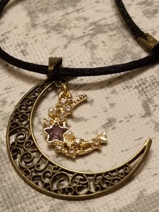Collana con luna e stelle