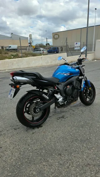 Yamaha FZ6 S2  - 27.400 km  - año 2007