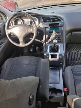 Peugeot 5008, Año 2017