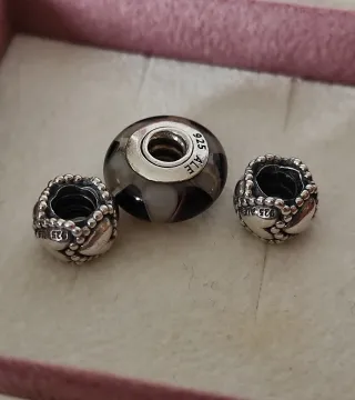 Colgante cuero Pandora 3 Charms Corazón