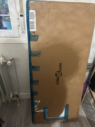 Mesa alta de madera a estrenar