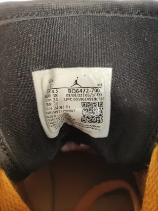 Air Jordan 1 Mid Giallo Nero