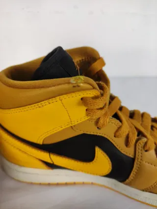 Air Jordan 1 Mid Giallo Nero