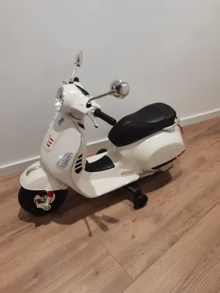 Moto Vespa Eléctrica Niños