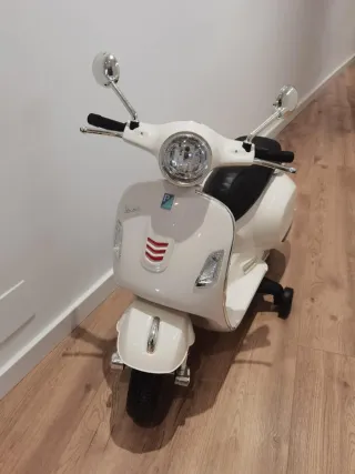 Moto Vespa Eléctrica Niños