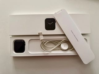 Apple Watch SE 44mm GPS + Cellular Argento + Extra