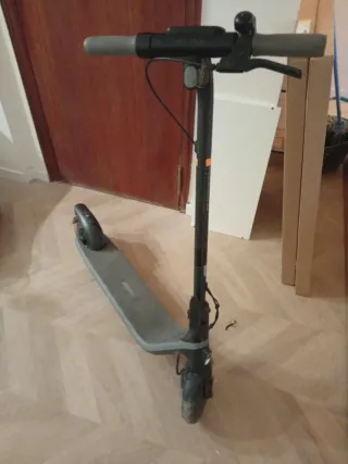 Patinete eléctrico gris ninebot pro2