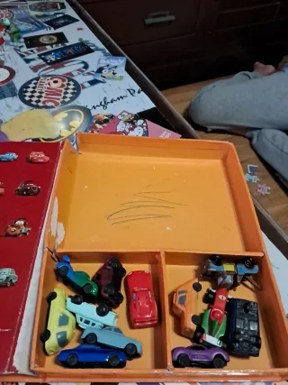 Cars 2. Libroaventuras: Incluye un cuento, figu...