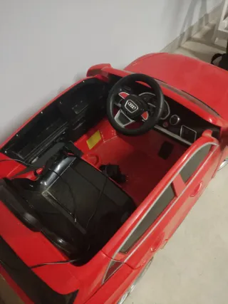 Coche niño réplica Audi Q5 rojo