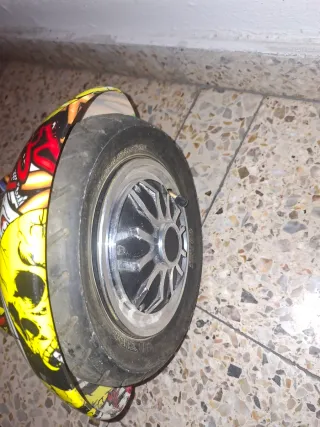 Hoverboard con diseño graffiti