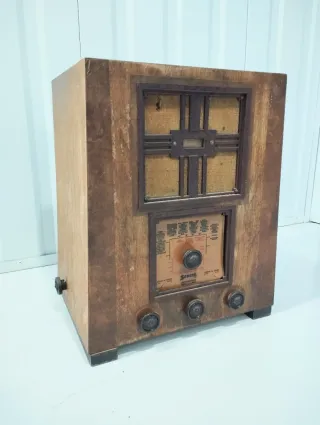 Gran Radio antigua de válvulas. Francia 1.934