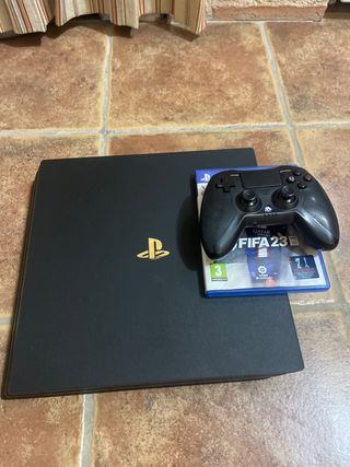 PS4 (PlayStation 4) Negra + FIFA 23