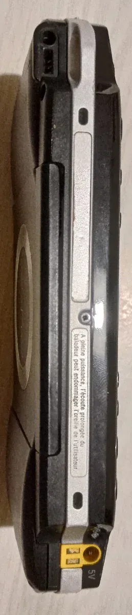 Sony PSP 1004 Set con custodia e giochi