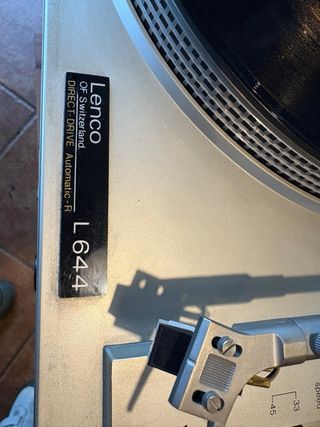 Set musicale. Disco in vinile, CD e cassette