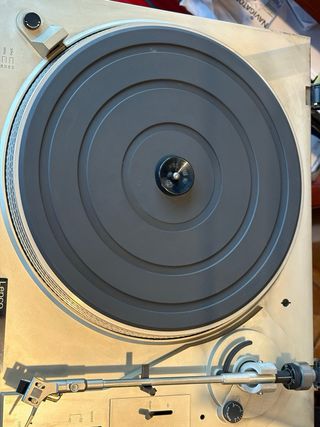 Set musicale. Disco in vinile, CD e cassette