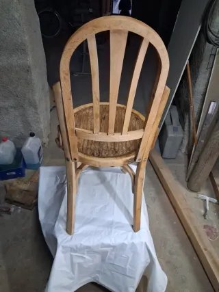 Silla Mocholi de madera restaurada