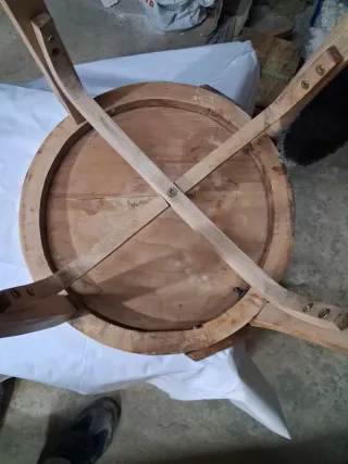 Silla Mocholi de madera restaurada