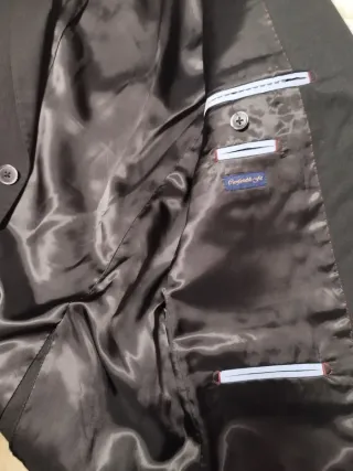 Traje de vestir gris oscuro caballero