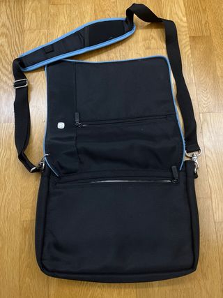 Bolso porta PC negro y azul
