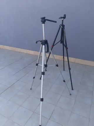 2 Cavalletti per foto e telecamere