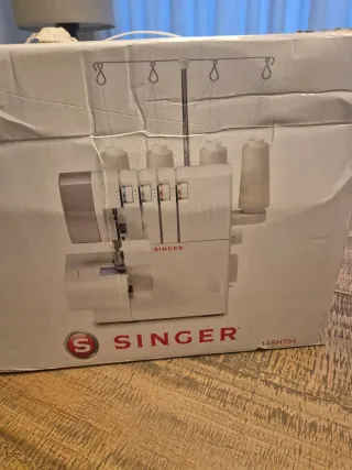 Remalladora Singer 14SH754