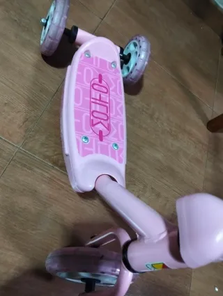 Patinete infantil Molto 3 ruedas con muy poco uso