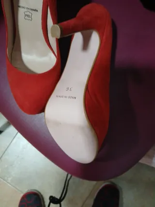 Zapatos de tacón DANIELA VEGA rojos