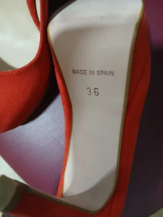 Zapatos de tacón DANIELA VEGA rojos