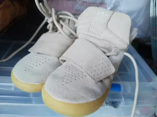 Zapatos Adidas Beige