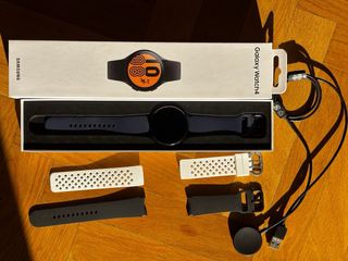 Samsung Galaxy Watch 4 Negro + 3 Correas