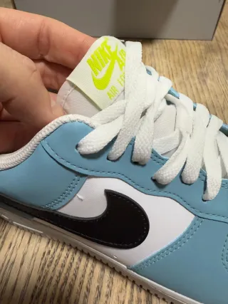 Nike Air Force 1 Azul y Blanco