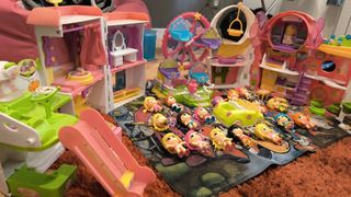 Pin y Pon: Centro Comercial, Noria y Casa Árbol