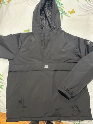 Chaqueta Anorak Pull&Bear Negra