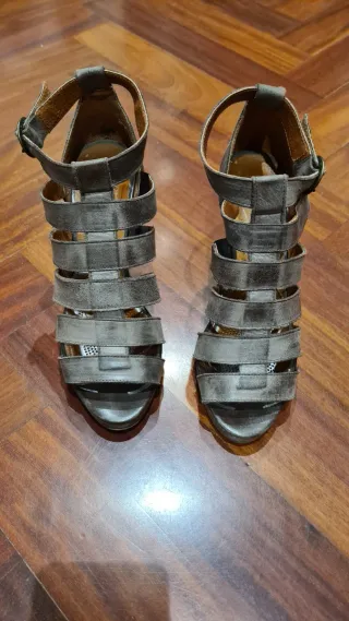 Sandalias Mustang Tacón Gris Mujer
