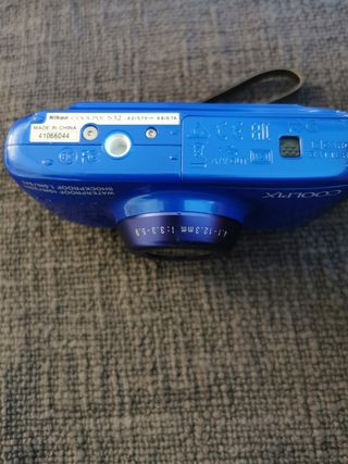 Cámara Nikon COOLPIX sumergible
