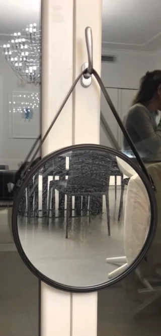 Specchio tondo design nero e cuoio diametro 41 cm