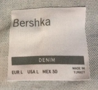 VESTIDO LARGO DENIM (VAQUERO) DE BERSHKA.