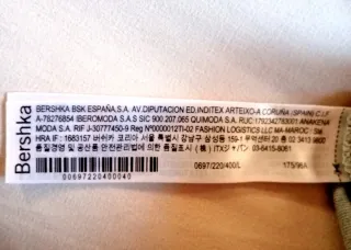 VESTIDO LARGO DENIM (VAQUERO) DE BERSHKA.