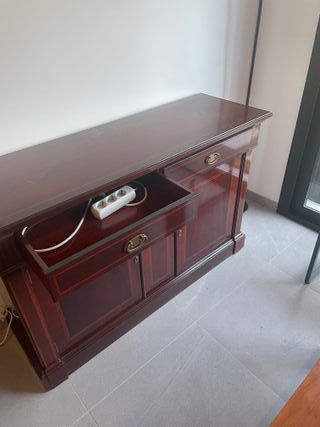 Aparador de madera clásico