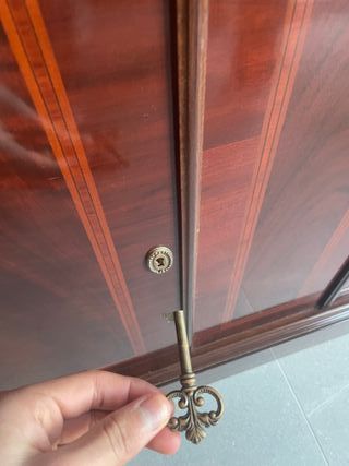 Aparador de madera clásico