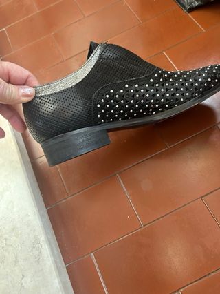 Scarpe donna nere con borchie argento 37