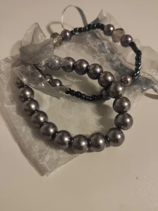 Pulsera de perlas y cuentas