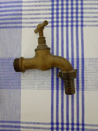 Lote 3 grifos antiguos latón