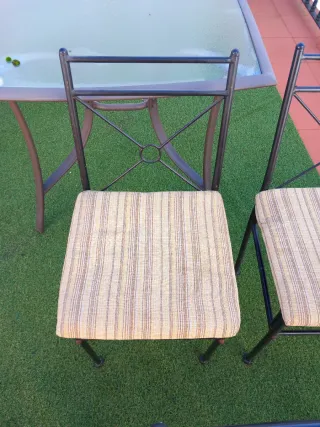 Juego de 5 Sillas Metálicas con Cojín