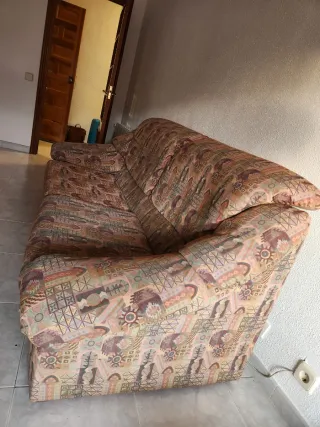Regalo un sofá de 3 plazas - a recoger en Segovia